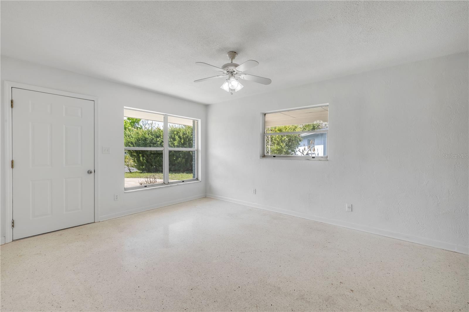 546 Cambridge Circle, FL