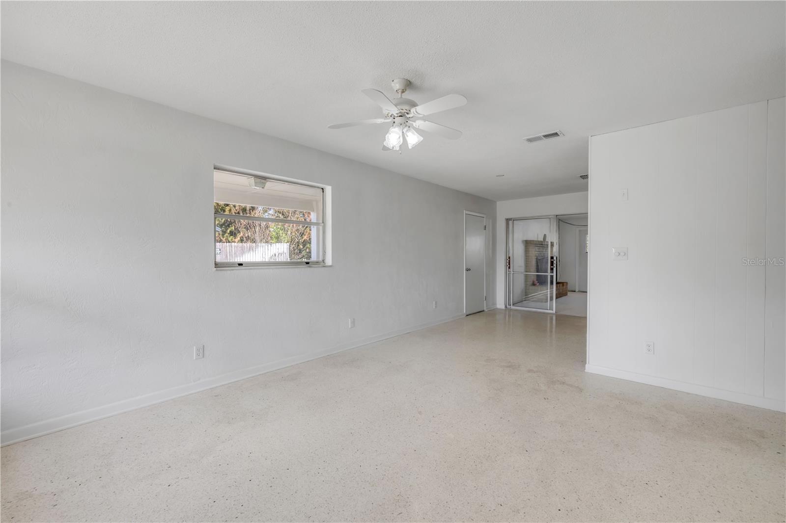 546 Cambridge Circle, FL