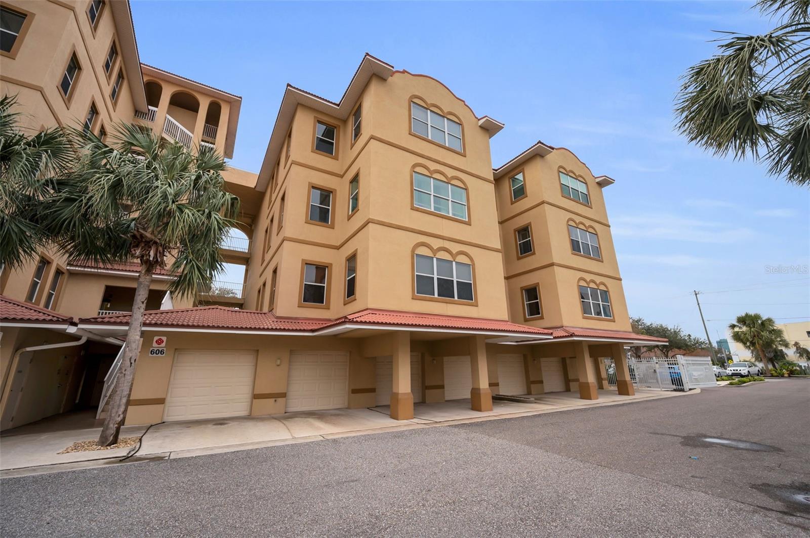 606 Wells Court, FL
