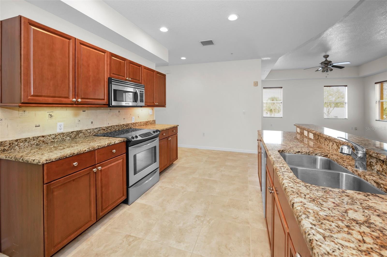 606 Wells Court, FL