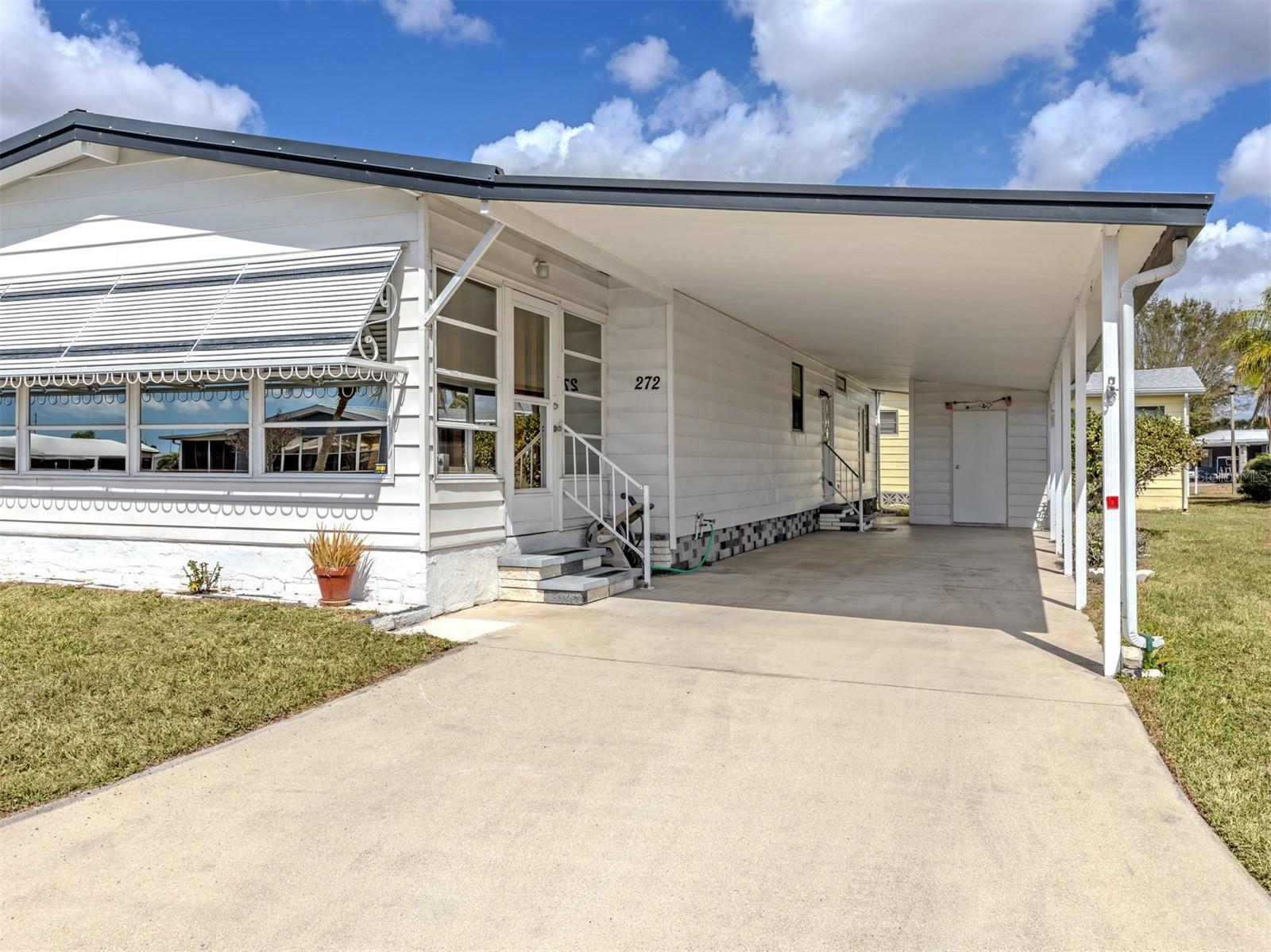 272 Captains Court, FL
