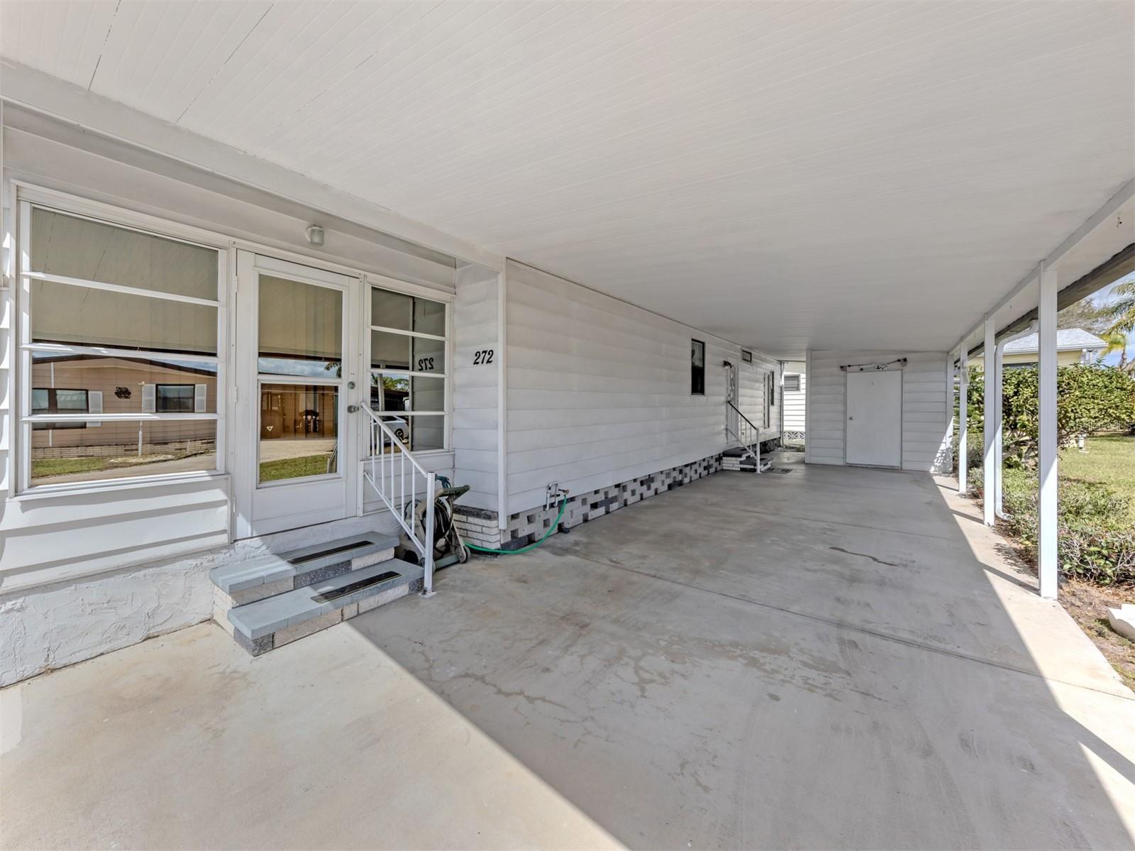272 Captains Court, FL