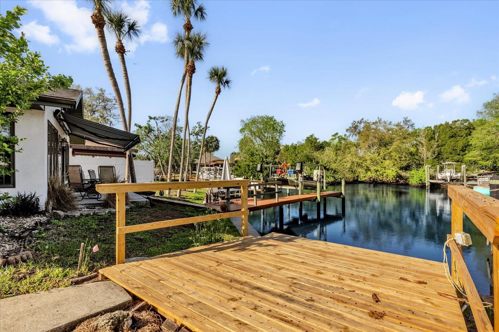 5222 View Point, FL