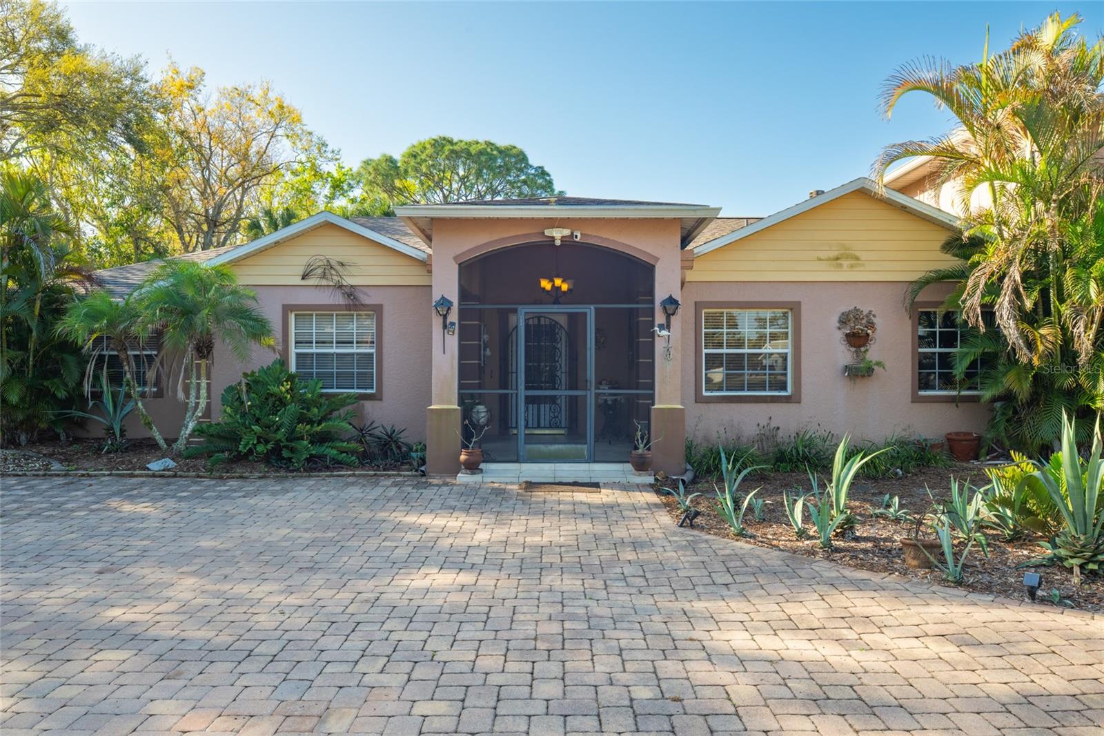 690 Percheron Circle, FL