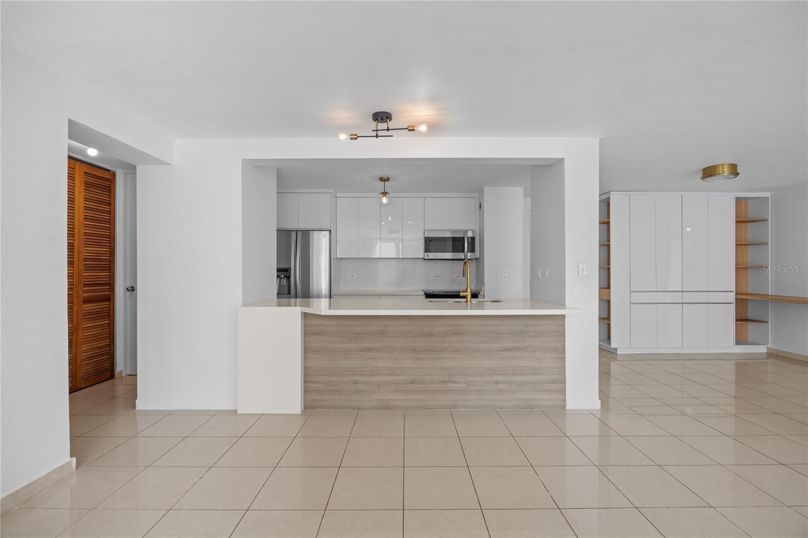 576 Ave. Arterial B, Coliseum Tower, PR