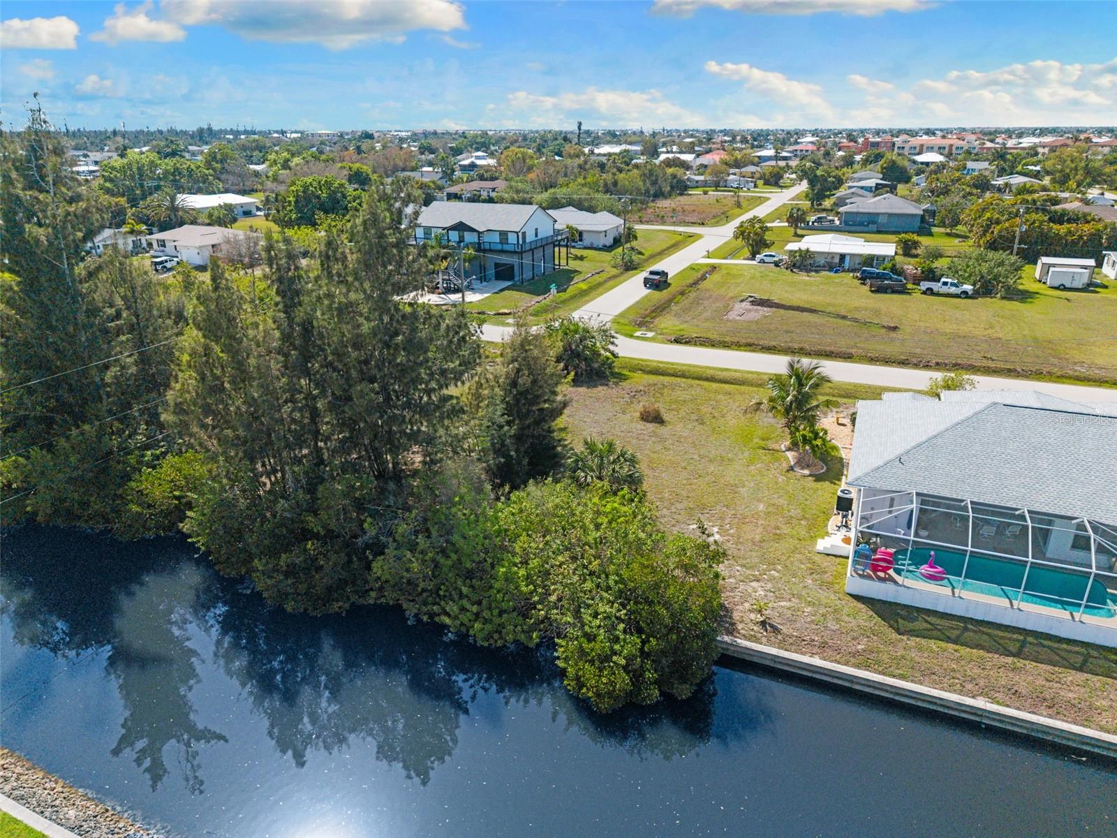 2524 Larkspur Drive, FL