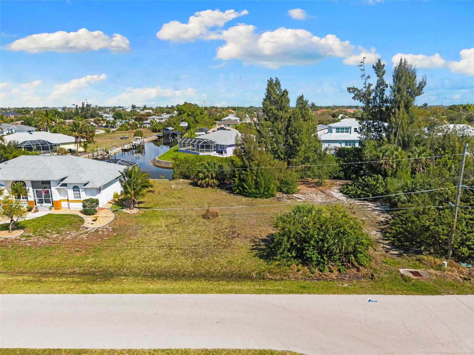 2524 Larkspur Drive, FL