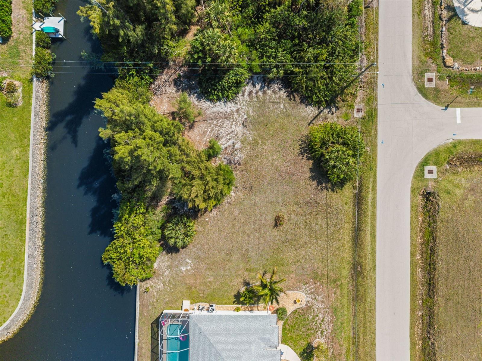 2524 Larkspur Drive, FL