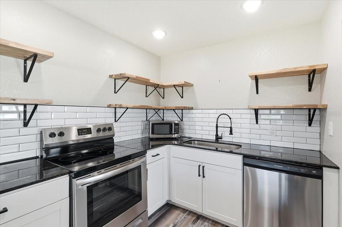 205 Andover Place, FL