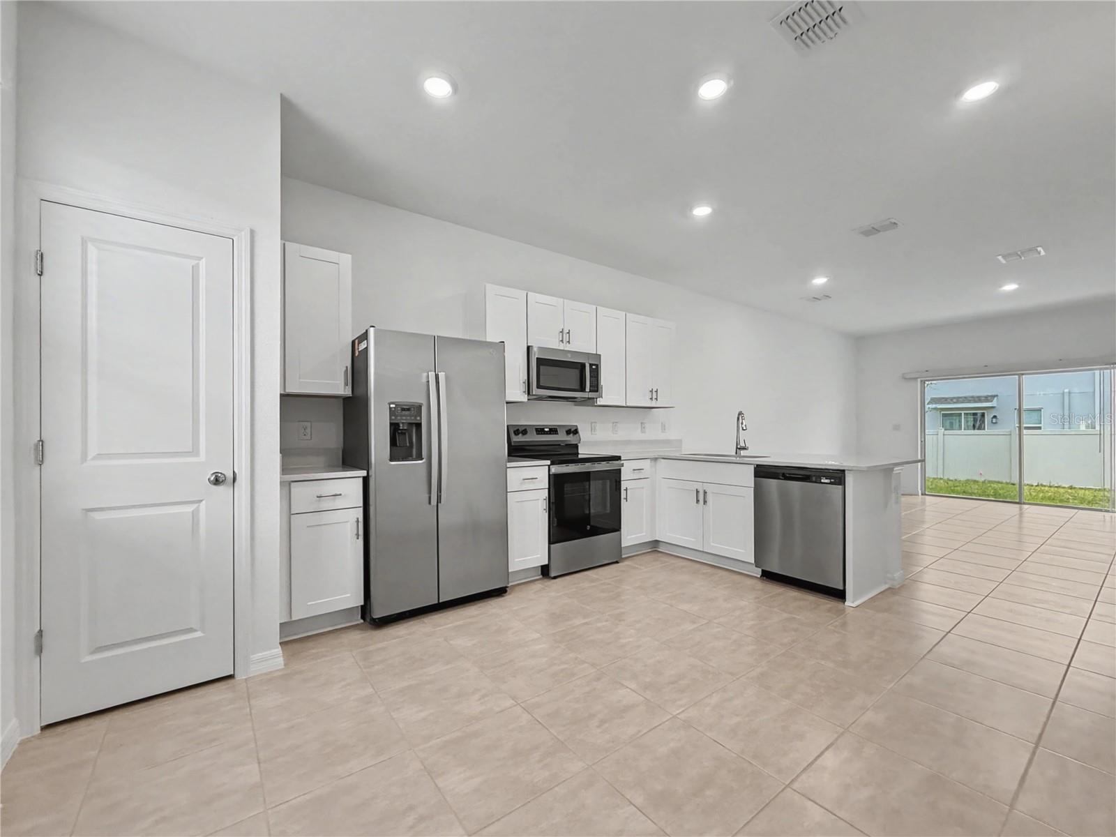 2949 Skyline Loop, FL