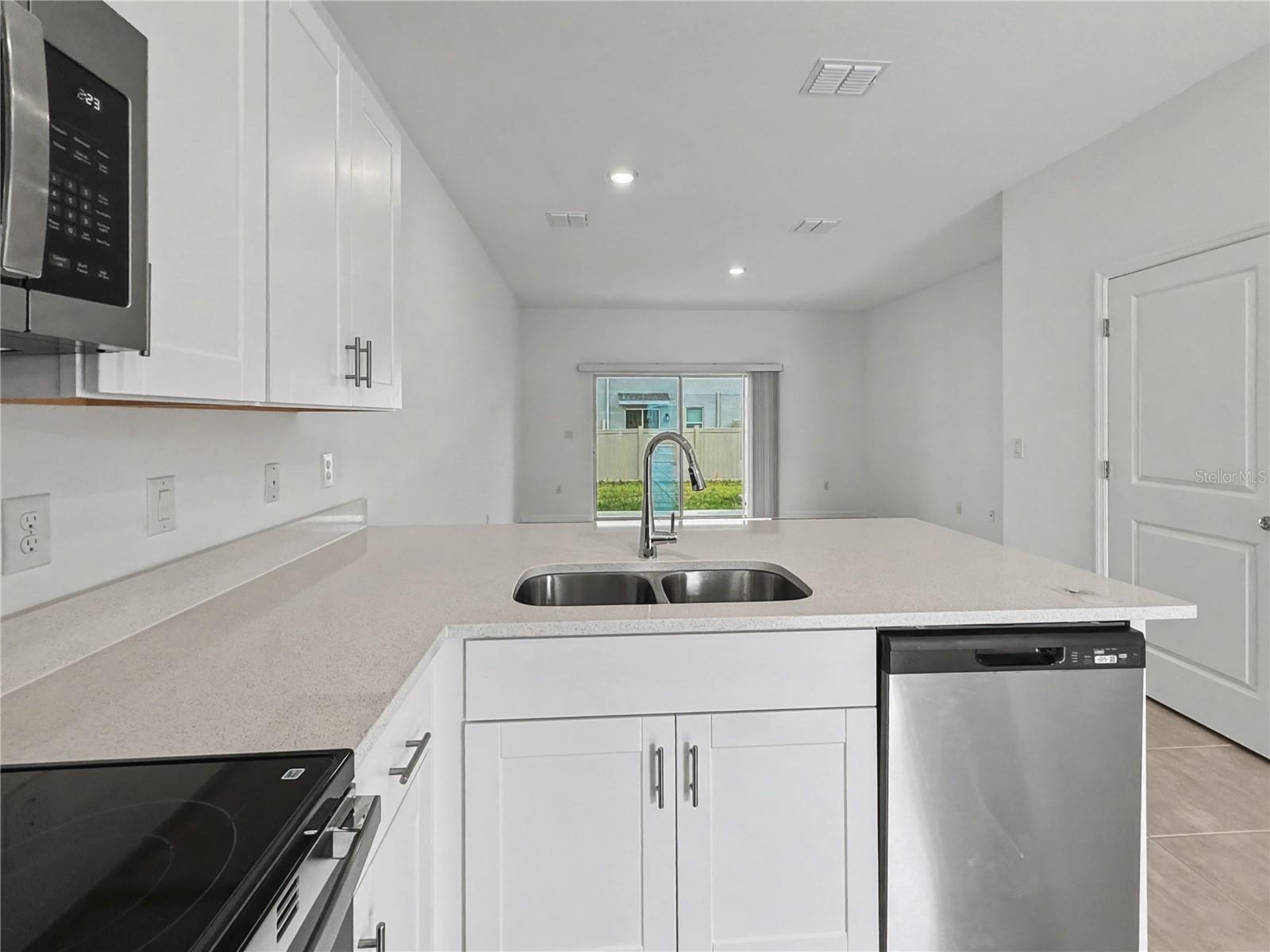 2949 Skyline Loop, FL