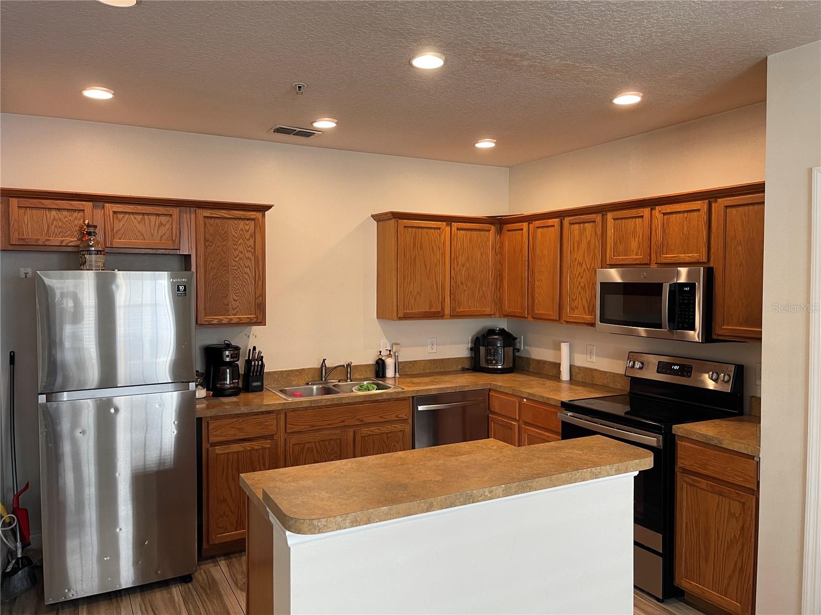2024 Cypress Bay Boulevard, FL
