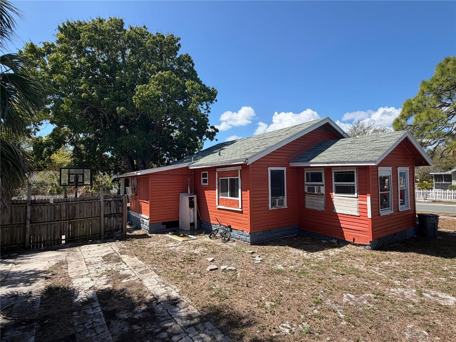 2500 Oakdale Street, FL