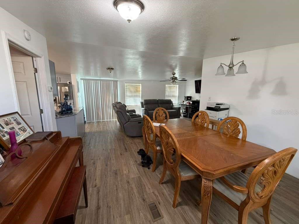 2412 Island Oaks, FL