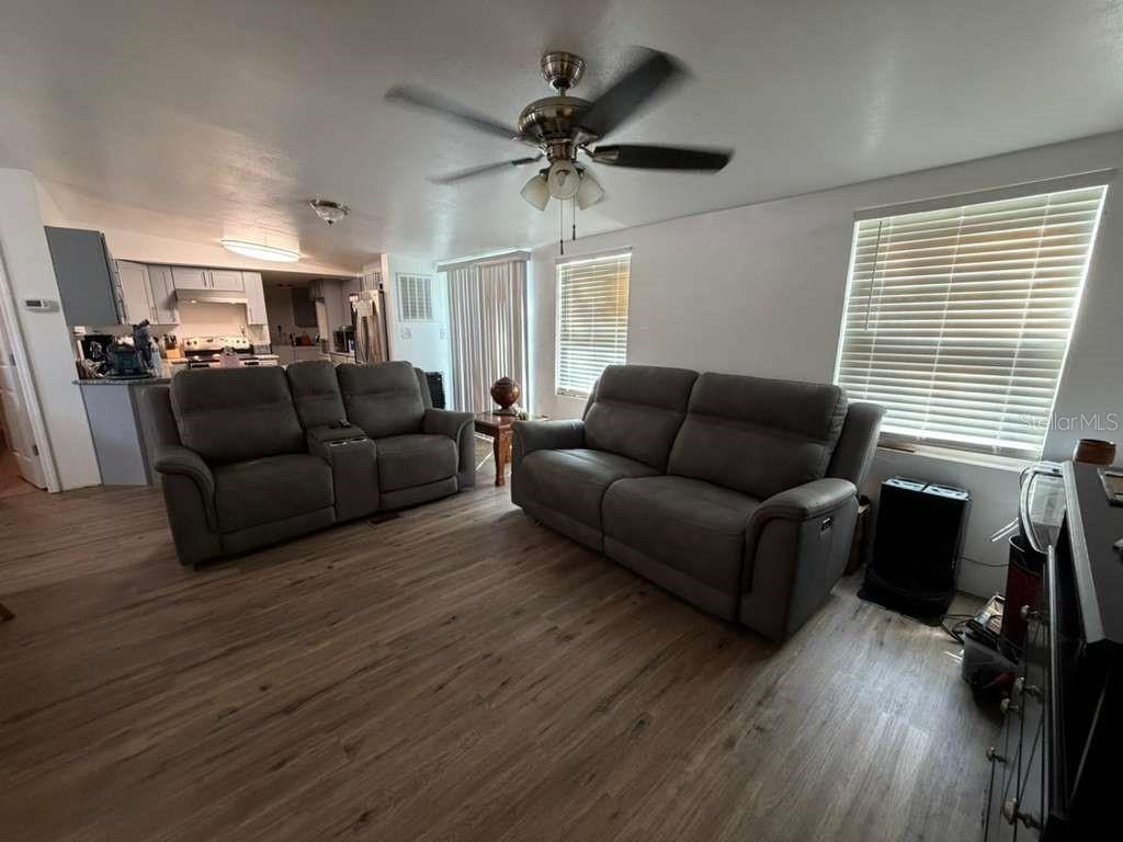 2412 Island Oaks, FL