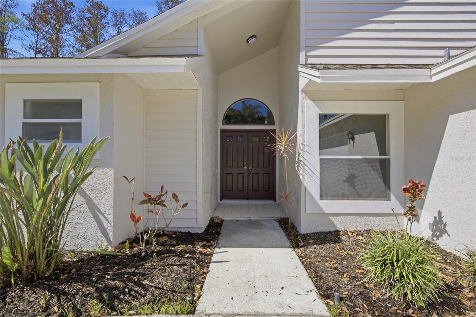 812 Crestridge Drive, FL