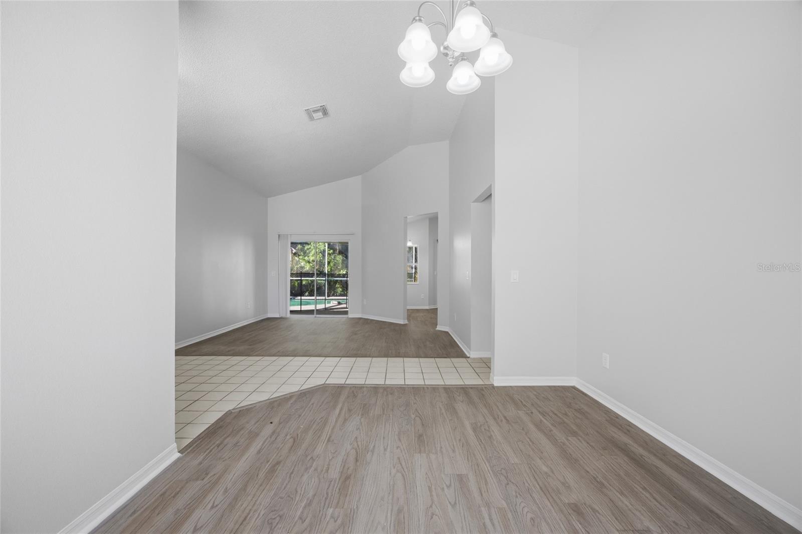 812 Crestridge Drive, FL