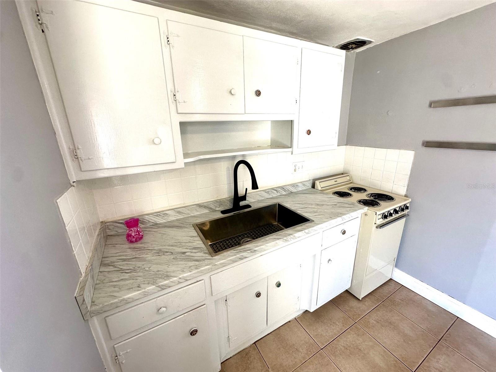 2035 Edgewater Drive, FL
