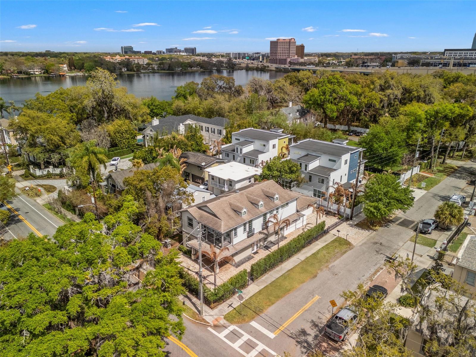 555 Peachtree Road, FL