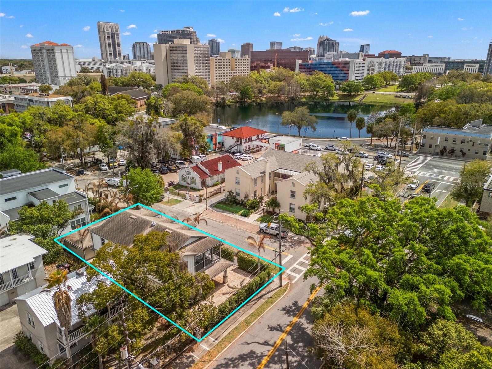 555 Peachtree Road, FL