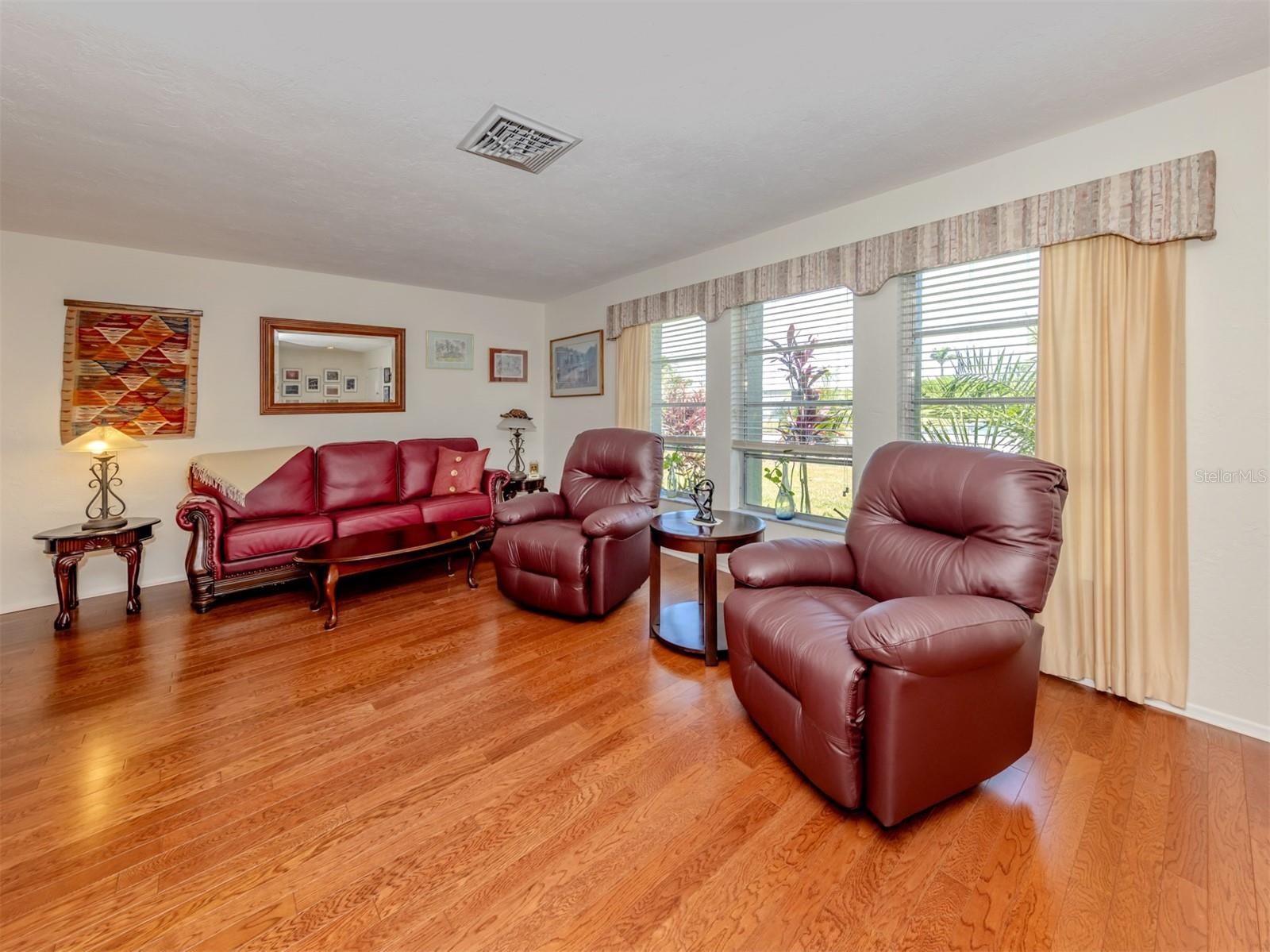 904 Gondola Drive, FL
