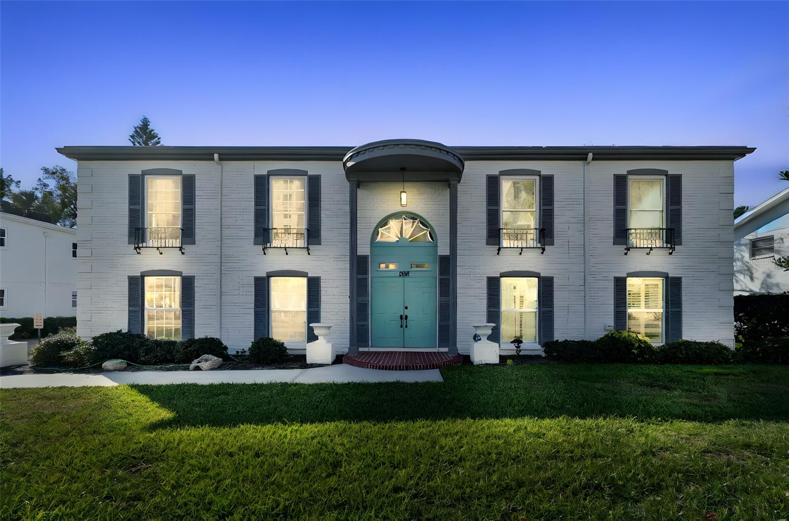 EDEN SHORES CONDO, 33704