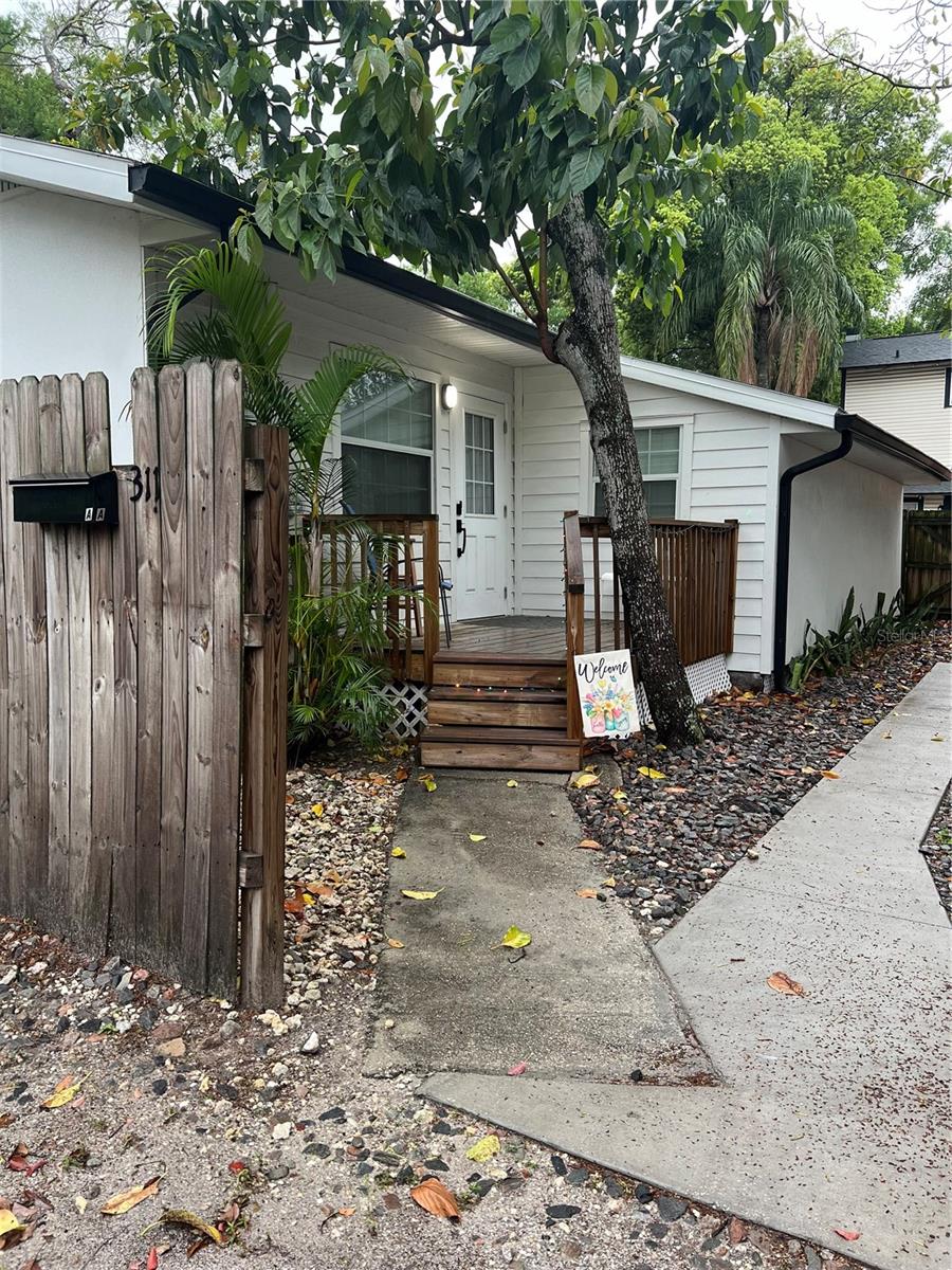 311 Floribraska Avenue, FL