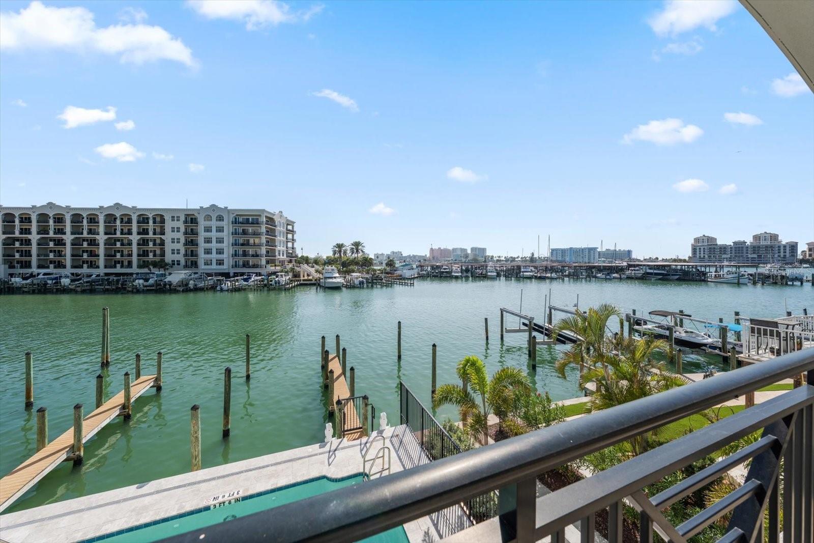 211 Dolphin Point, FL