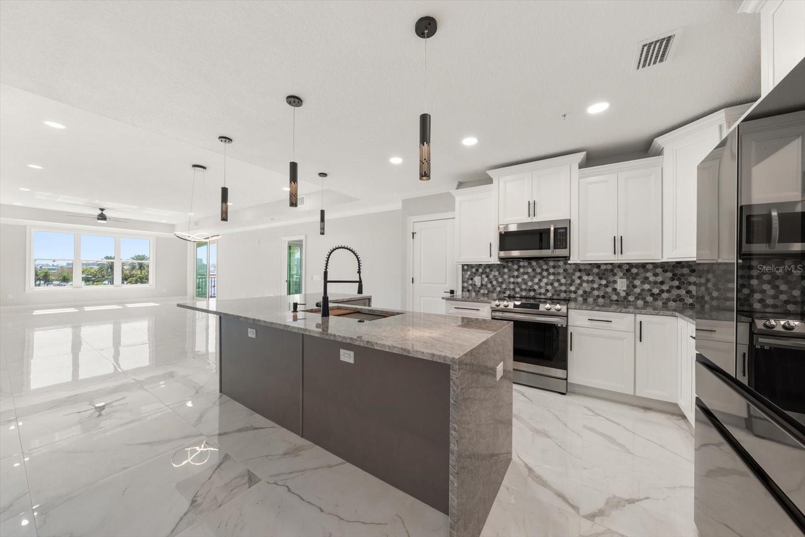 211 Dolphin Point, FL
