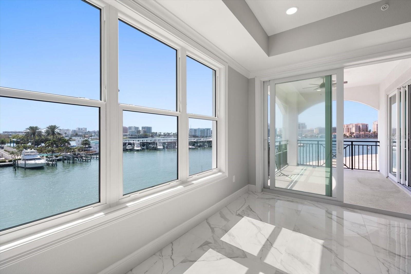 211 Dolphin Point, FL