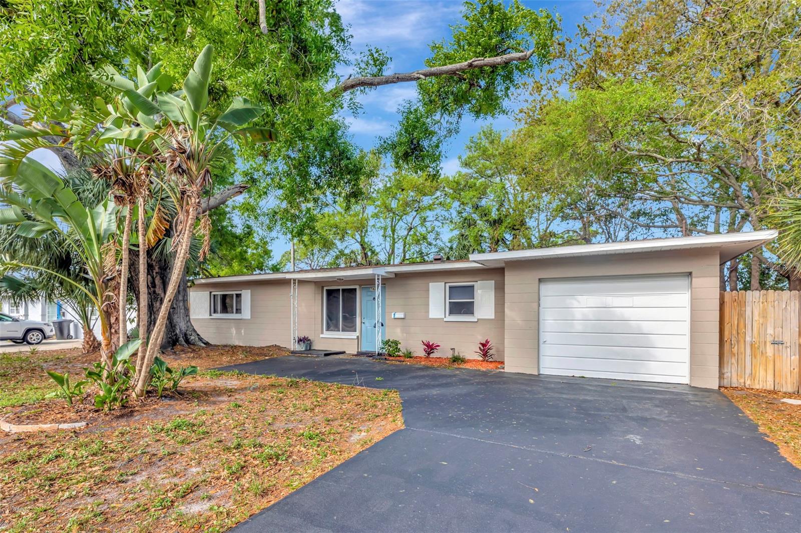 7420 Dr Martin Luther King Jr Street, FL