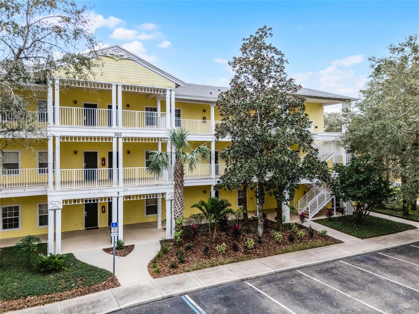 312 Lucaya Loop, FL