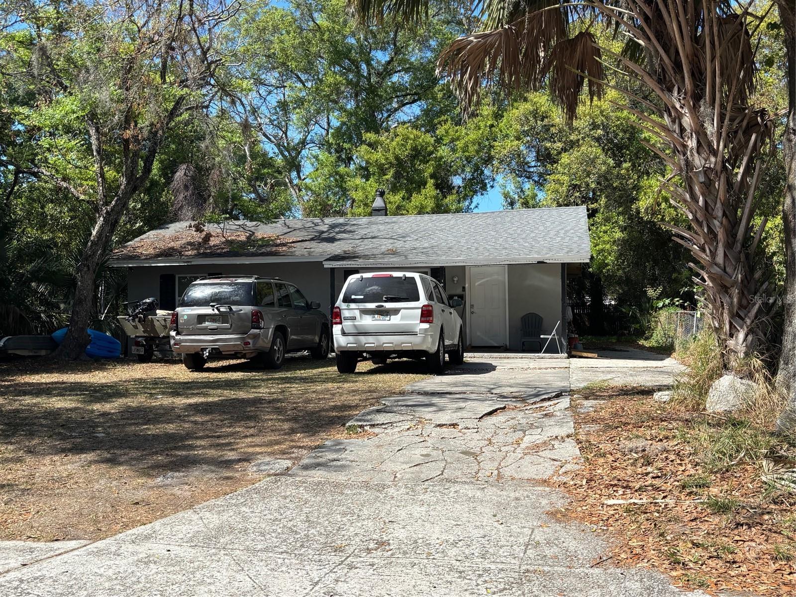 516 Dollins Avenue, FL