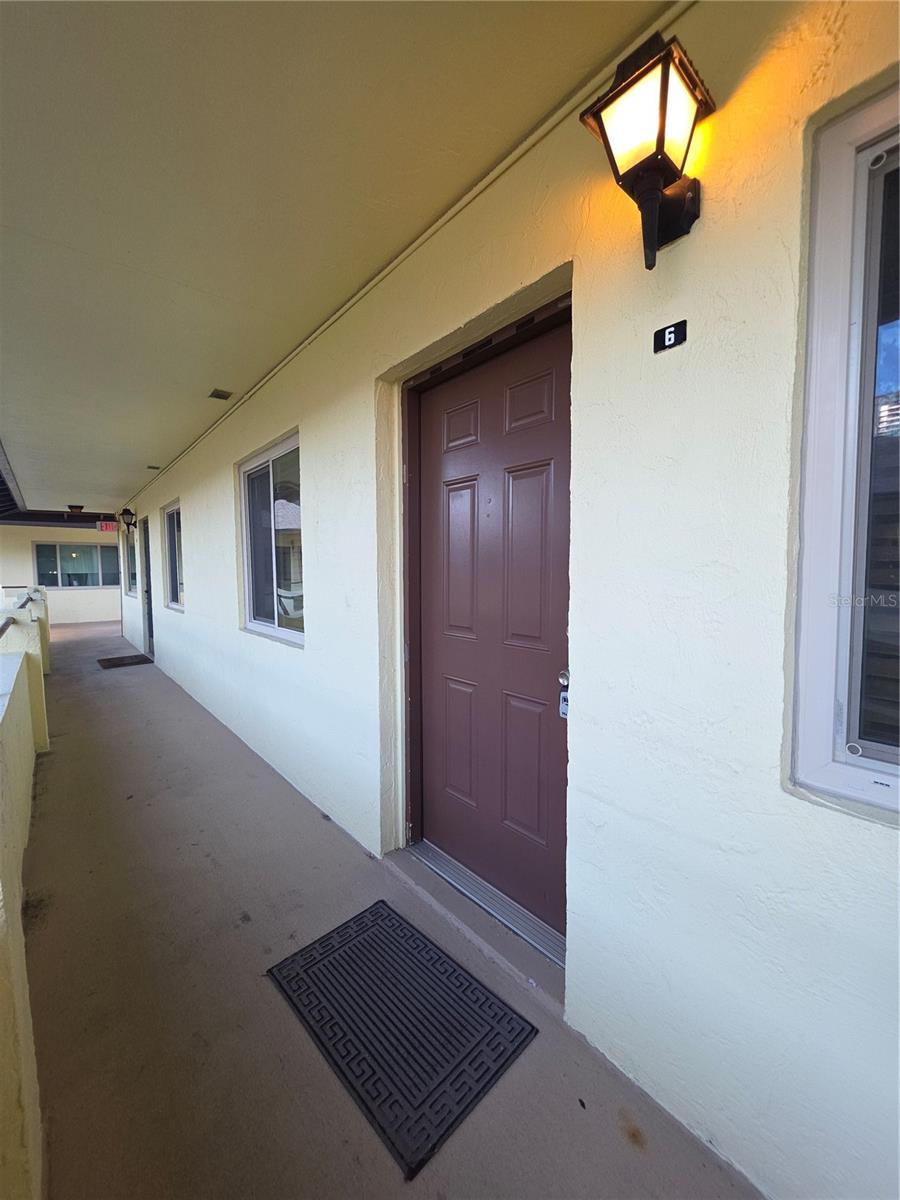 400 Oakridge Boulevard, FL