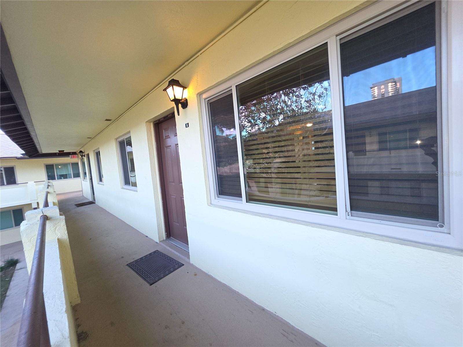 400 Oakridge Boulevard, FL