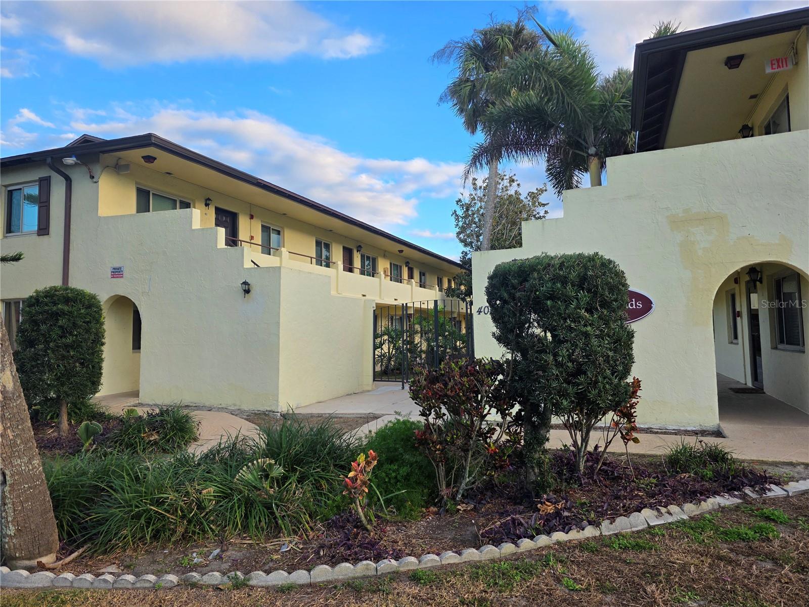 400 Oakridge Boulevard, FL