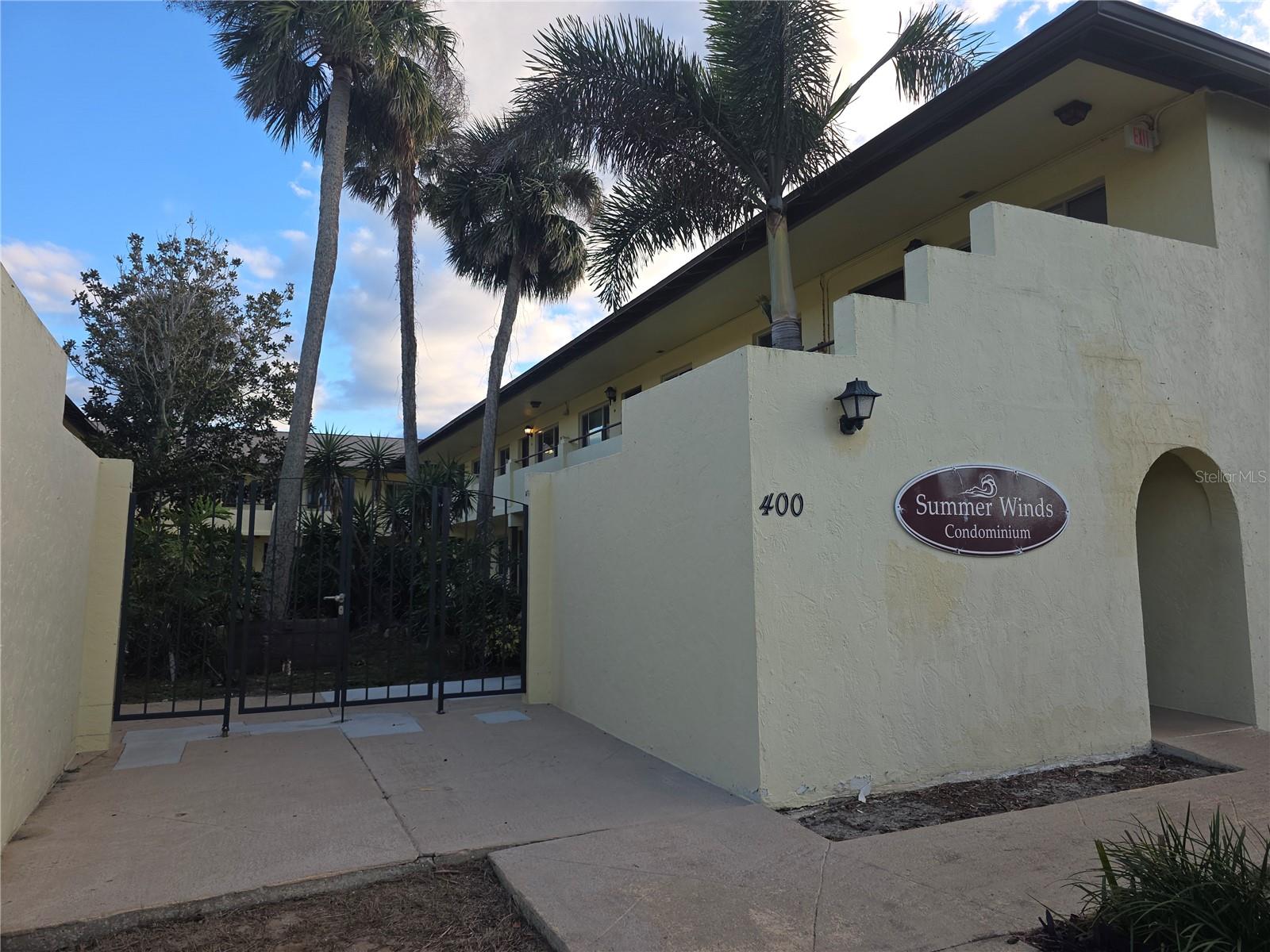 400 Oakridge Boulevard, FL
