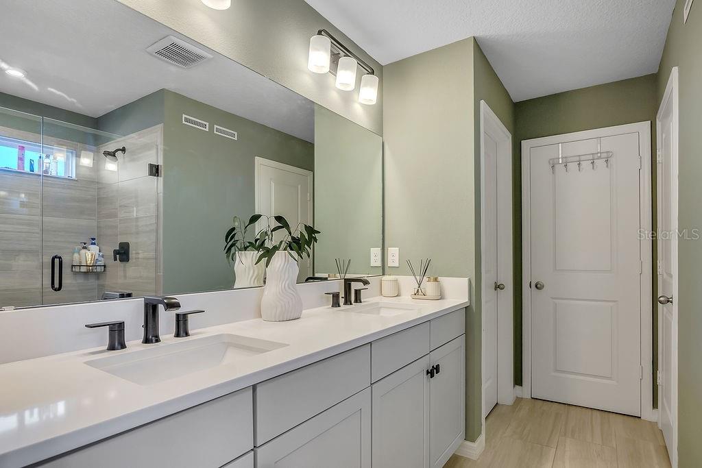 1545 Leaf Lane, FL