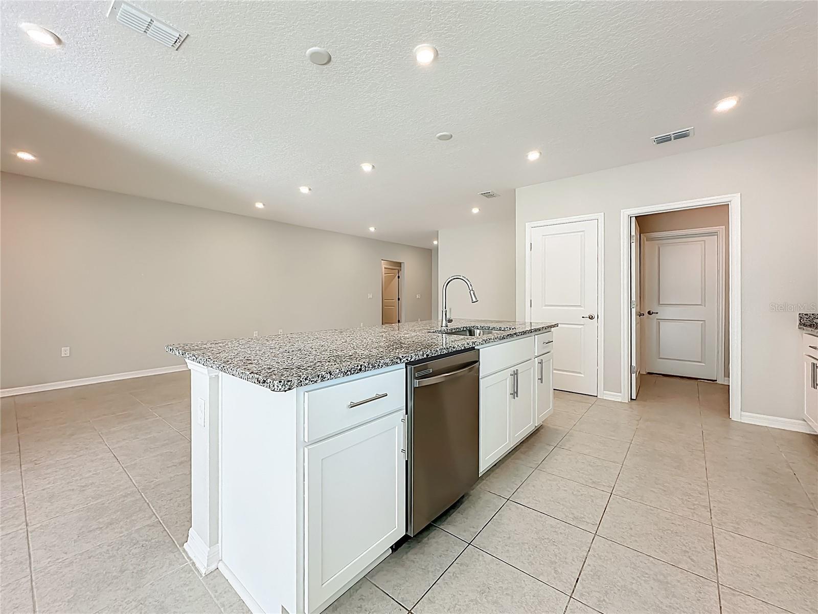 59 Foster Lane, FL