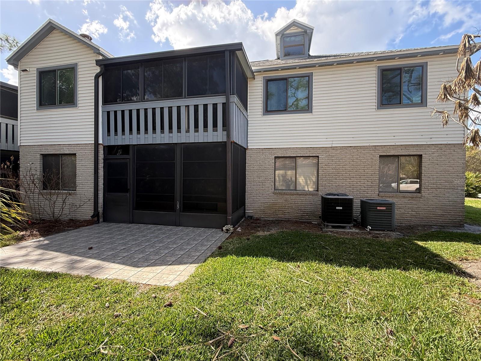 9045 York Lane, FL