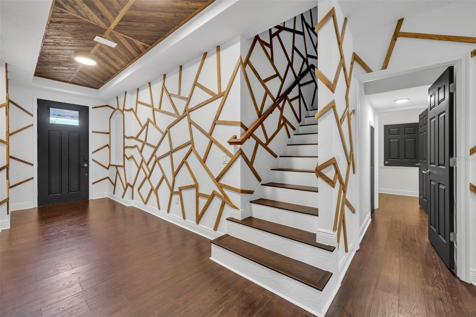 2436 Lakeview Heights, FL