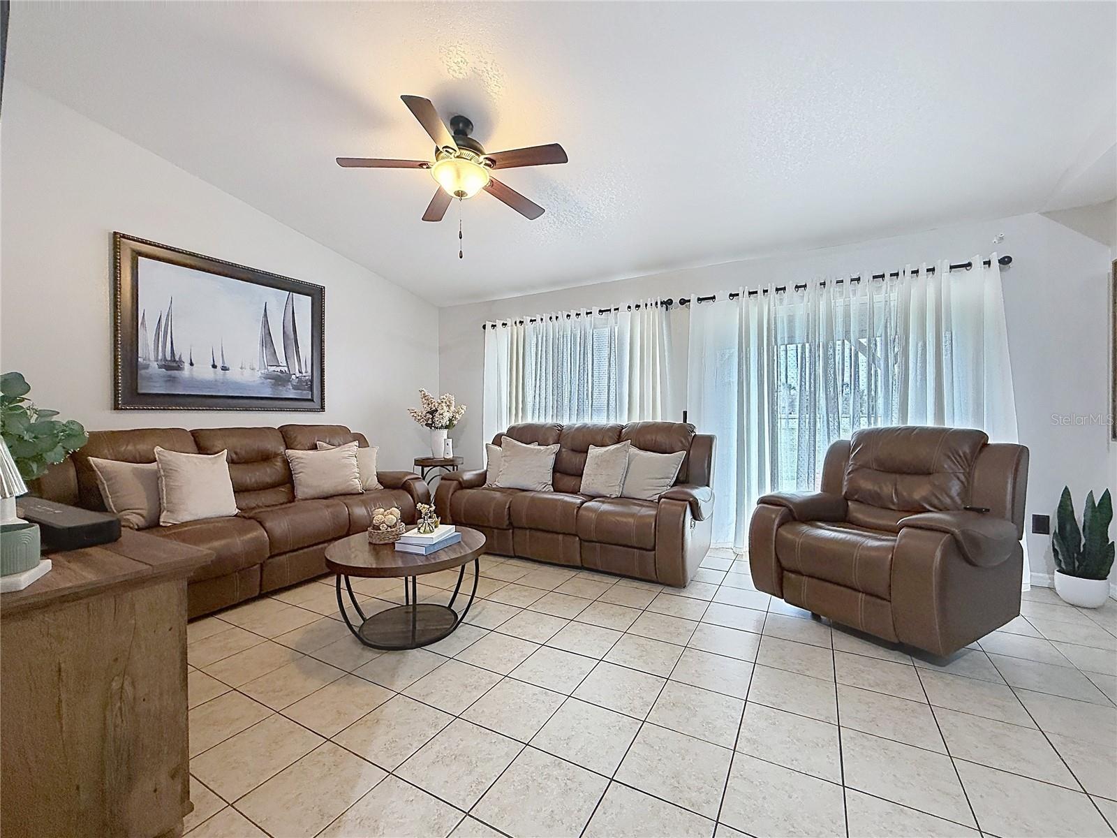 522-524 Imperial Place, FL