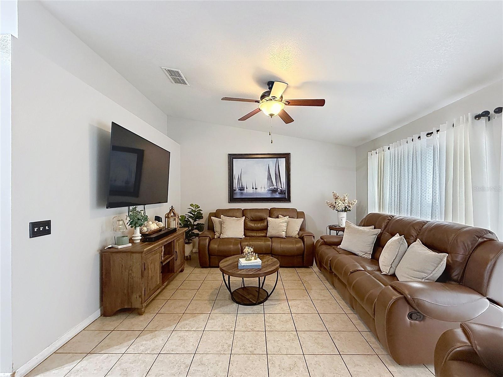 522-524 Imperial Place, FL