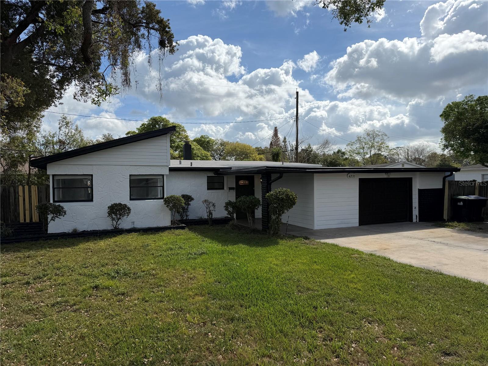 4235 Edgewater Drive, FL