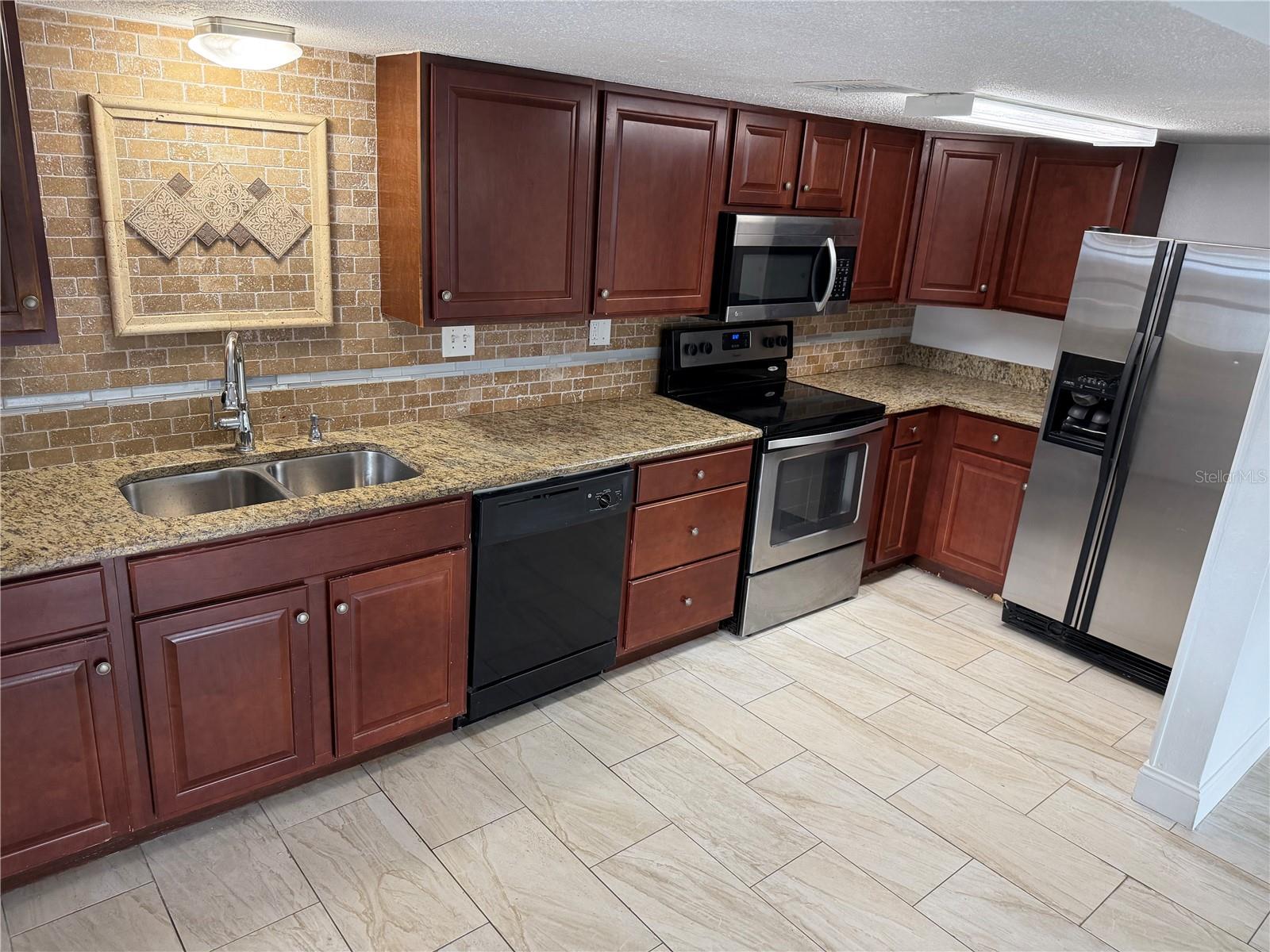 4235 Edgewater Drive, FL