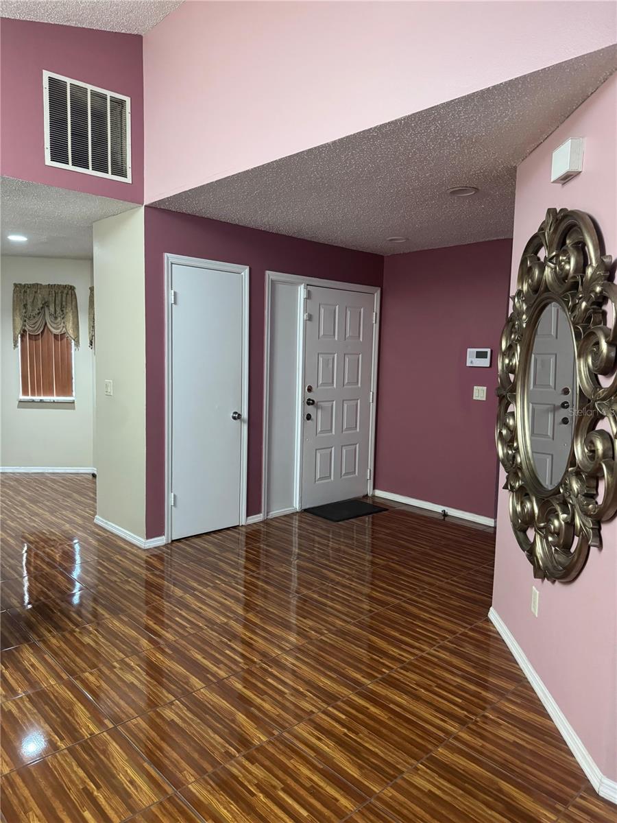 138 Pinewood Circle, FL
