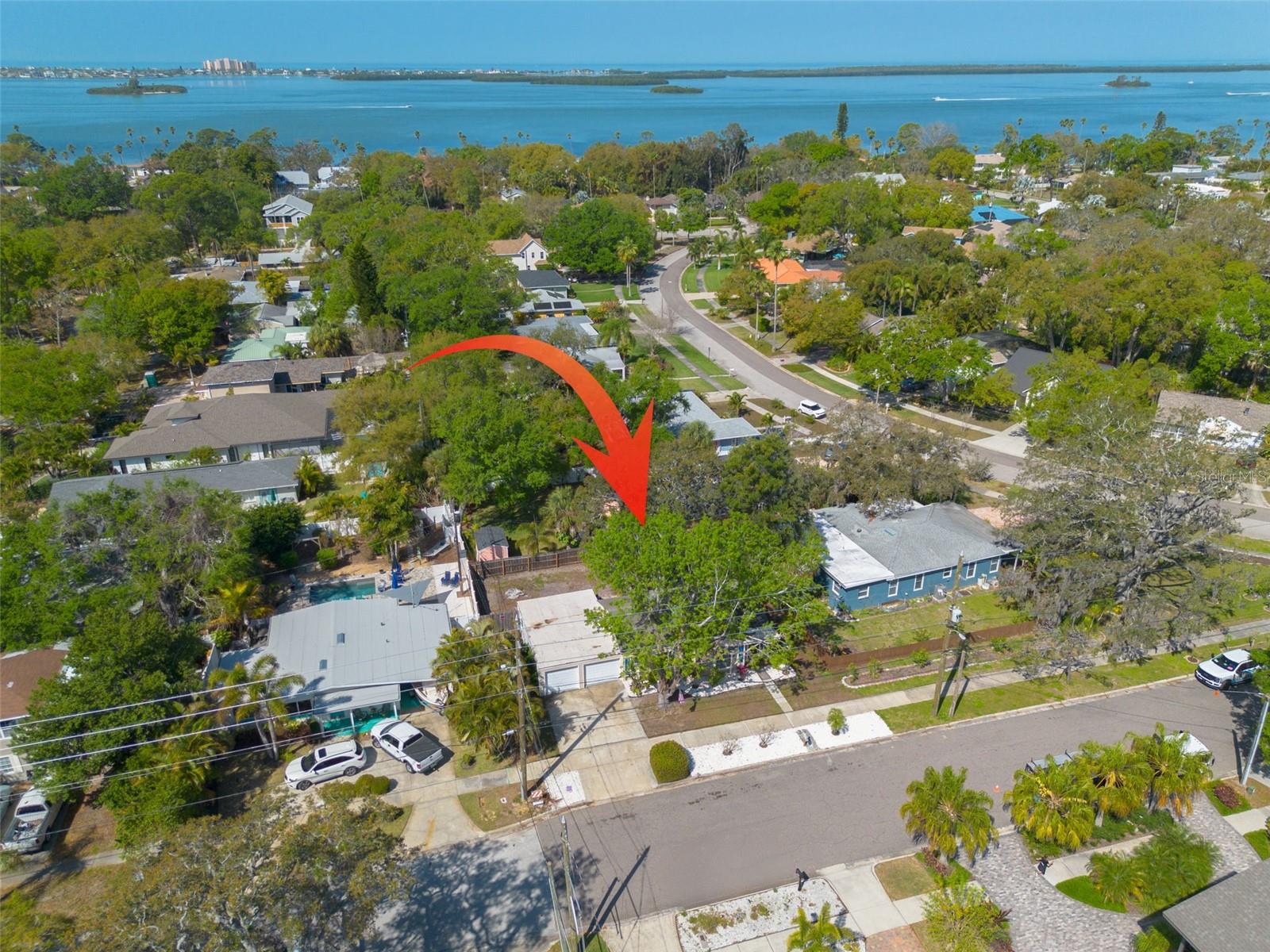 200 Broadway, FL