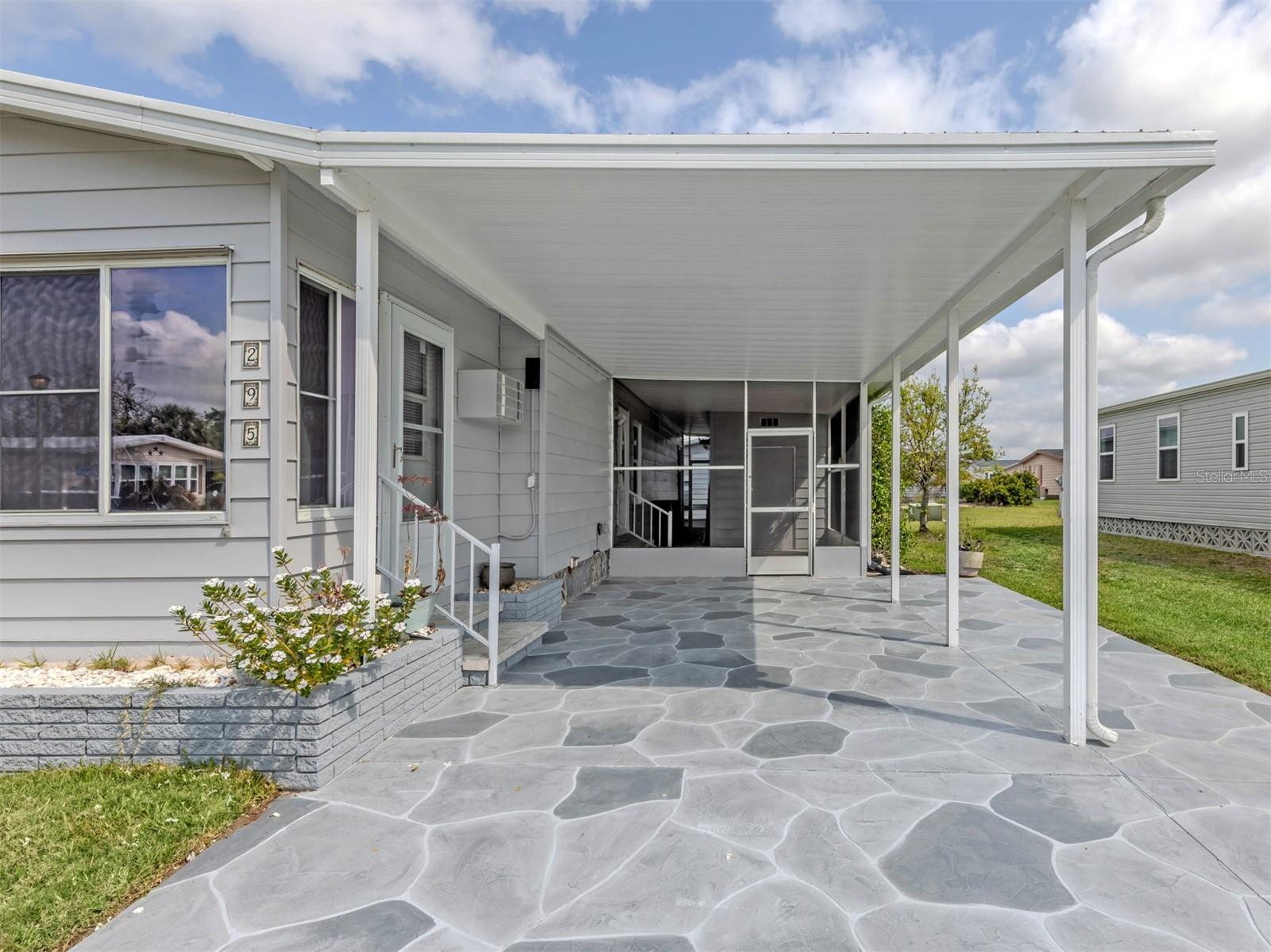 295 Anchors Way, FL