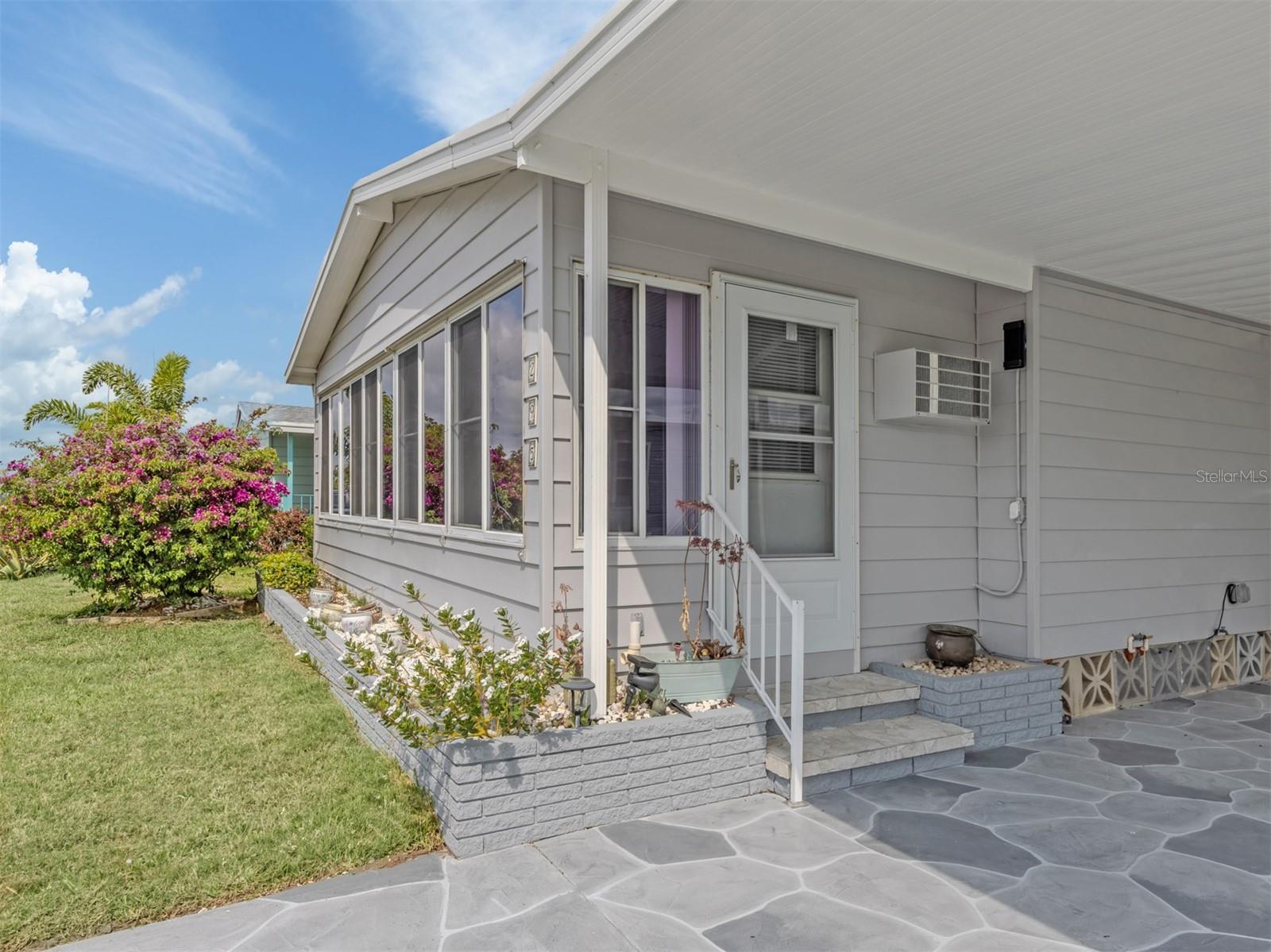 295 Anchors Way, FL