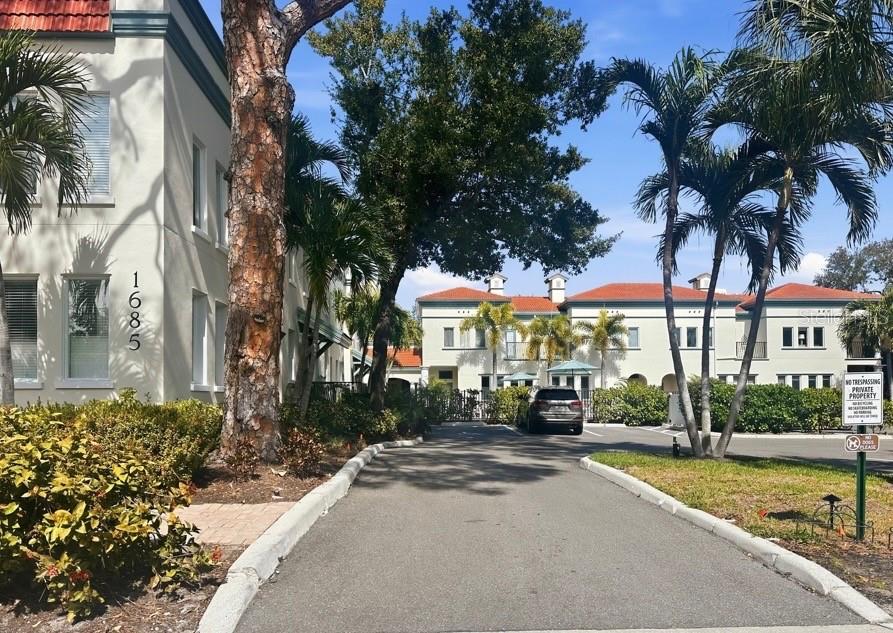 1685 Laurel Street, FL